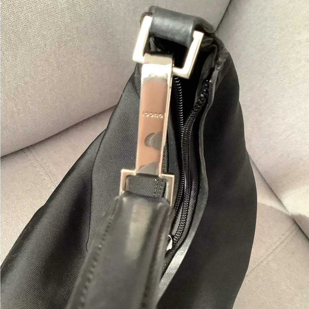 Authentic GUCCI hobo bag 🌹🌹🌹 - Picture 11 of 16